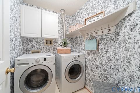 Tiny photo for 124 Spoon Court, Yorktown, VA 23693 (MLS # 2602943)