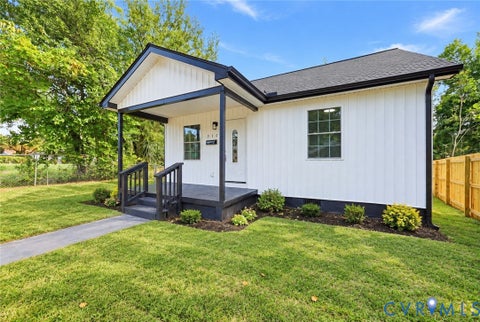 Tiny photo for 510 N Carolina Avenue, Petersburg, VA 23803 (MLS # 2625073)