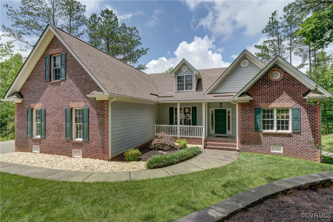 5501 Pine Needles Terrace