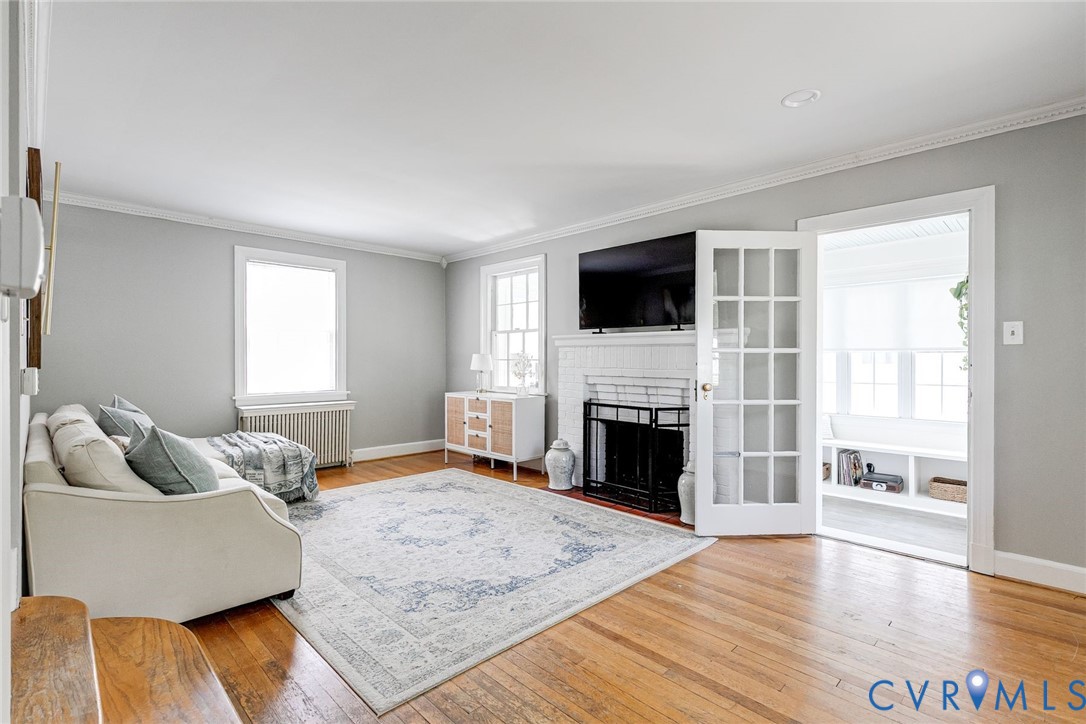 823 W 47th Street