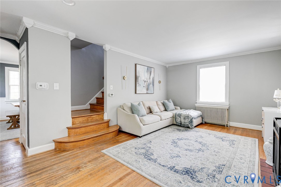 823 W 47th Street