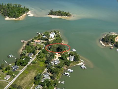 Photo of 810 Long Point Lane, Topping, VA 23169 (MLS # 2527662)