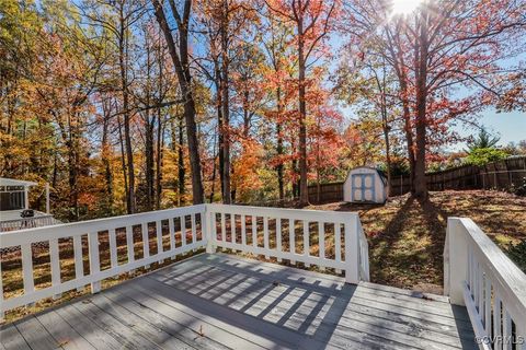 A home in Colonial Heights