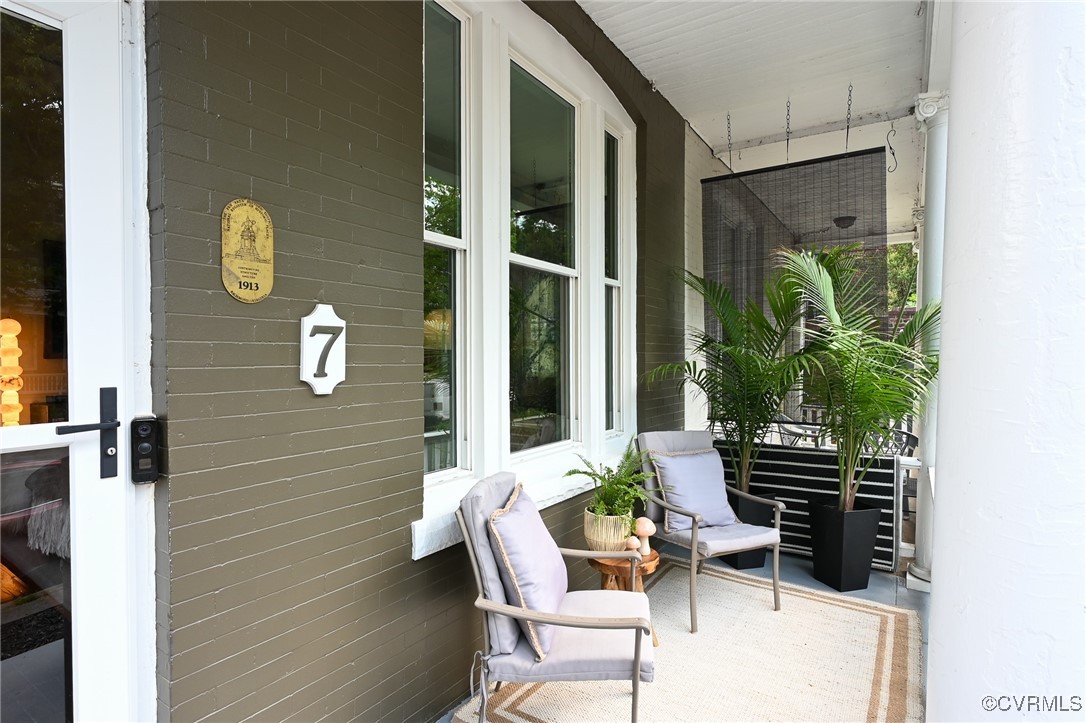 7 N Davis Avenue