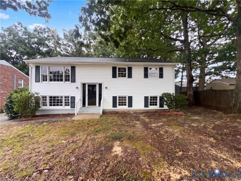 Photo of 107 School Avenue, Colonial Heights, VA 23834 (MLS # 2626670)