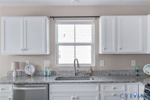 Tiny photo for 7458 Southamptonshire Way, New Kent, VA 23124 (MLS # 2607954)