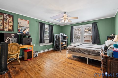 Tiny photo for 1707 11TH Avenue, Victoria, VA 23974 (MLS # 2533141)