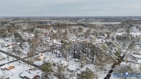 Tiny photo for 1707 11TH Avenue, Victoria, VA 23974 (MLS # 2533141)