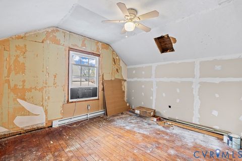 Tiny photo for 1707 11TH Avenue, Victoria, VA 23974 (MLS # 2533141)