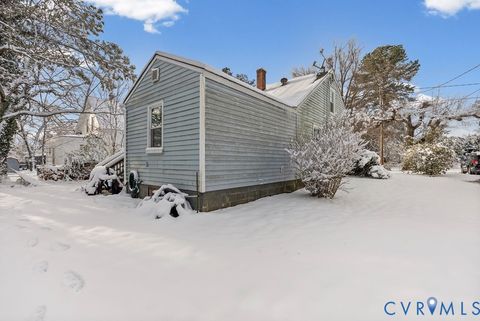 Tiny photo for 1707 11TH Avenue, Victoria, VA 23974 (MLS # 2533141)
