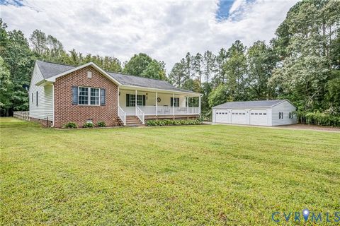 3176 Benchmark Trail Amelia VA 23002