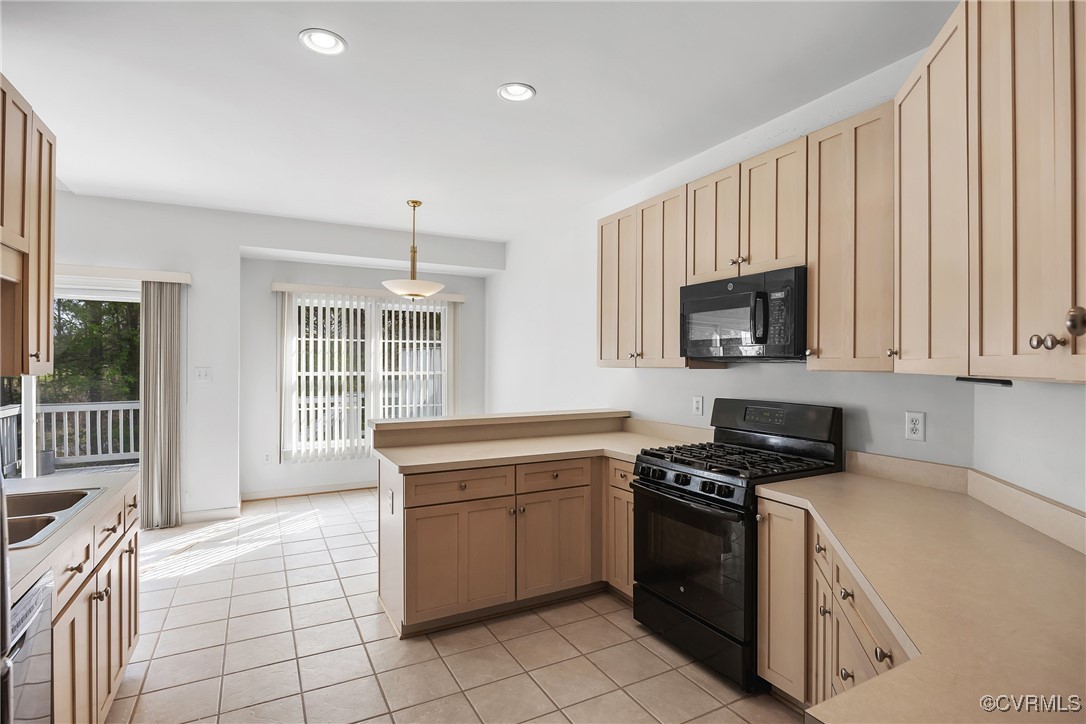 Glen Allen, Virginia 23059, United States, 3 Bedrooms Bedrooms, ,3 BathroomsBathrooms,Residential,Pending,102000