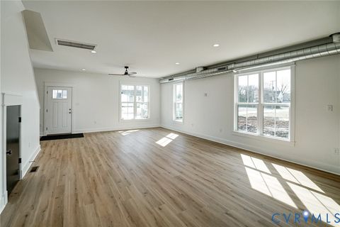 Tiny photo for 901 Commerce Street, Petersburg, VA 23803 (MLS # 2610923)