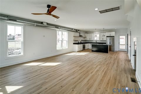 Tiny photo for 901 Commerce Street, Petersburg, VA 23803 (MLS # 2610923)