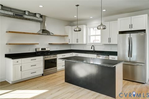 Tiny photo for 901 Commerce Street, Petersburg, VA 23803 (MLS # 2610923)