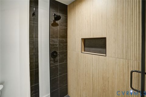 Tiny photo for 901 Commerce Street, Petersburg, VA 23803 (MLS # 2610923)