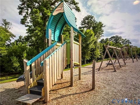 Tiny photo for 2024 Libbie Lake West Street #B, Richmond, VA 23230 (MLS # 2623421)