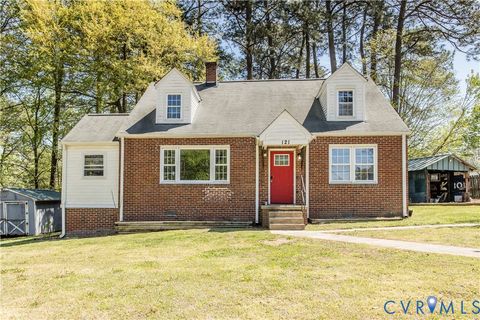 Photo of 121 Lakeside Drive, Colonial Heights, VA 23834 (MLS # 2609021)