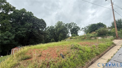 Tiny photo for 324 CLIFT Street, Martinsville, VA 24112 (MLS # 2615244)