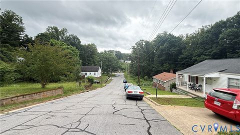 Tiny photo for 324 CLIFT Street, Martinsville, VA 24112 (MLS # 2615244)