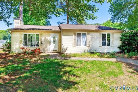 Photo of 925 Fluvanna Road, Newport News, VA 23601 (MLS # 2613087)