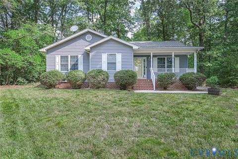 Photo of 17319 Doggetts Fork Road, Ruther Glen, VA 22546 (MLS # 2613654)
