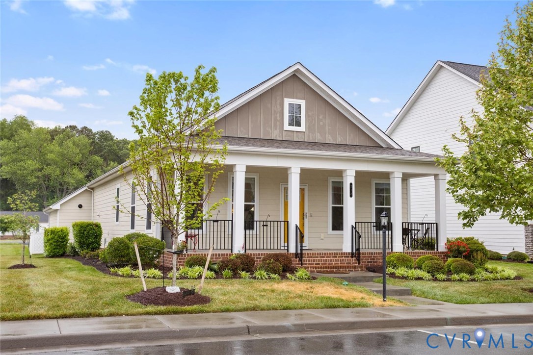212 Lauradell Road