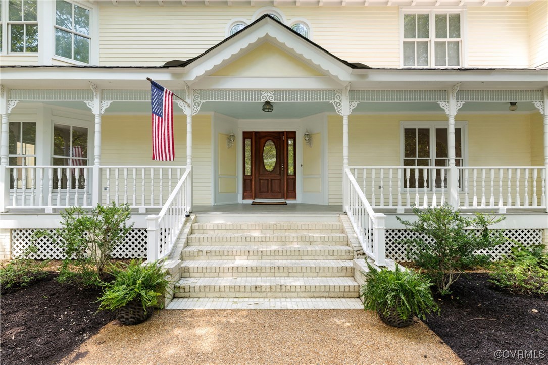 9716 Old Country Trace