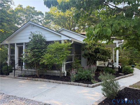 Tiny photo for 13300 Taylor Drive, Disputanta, VA 23842 (MLS # 2613764)
