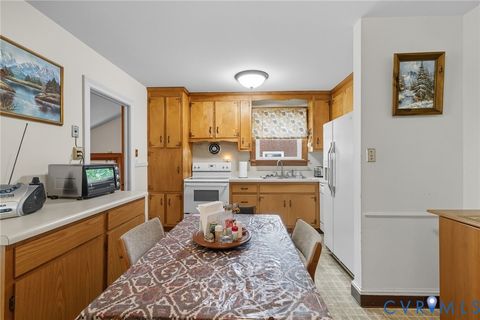 Tiny photo for 7603 Hawthorne Avenue, Richmond, VA 23227 (MLS # 2527741)