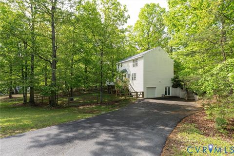 Tiny photo for 18 Seminole Trail, Palmyra, VA 22963 (MLS # 2612319)