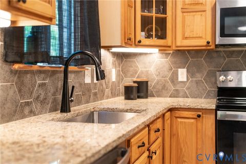 Tiny photo for 18 Seminole Trail, Palmyra, VA 22963 (MLS # 2612319)
