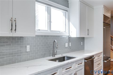 Tiny photo for 10 Tow Path Circle, Richmond, VA 23221 (MLS # 2533639)