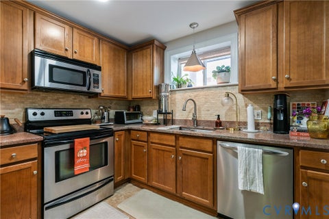 Tiny photo for 2100 Grove Avenue #U10, Richmond, VA 23220 (MLS # 2623944)
