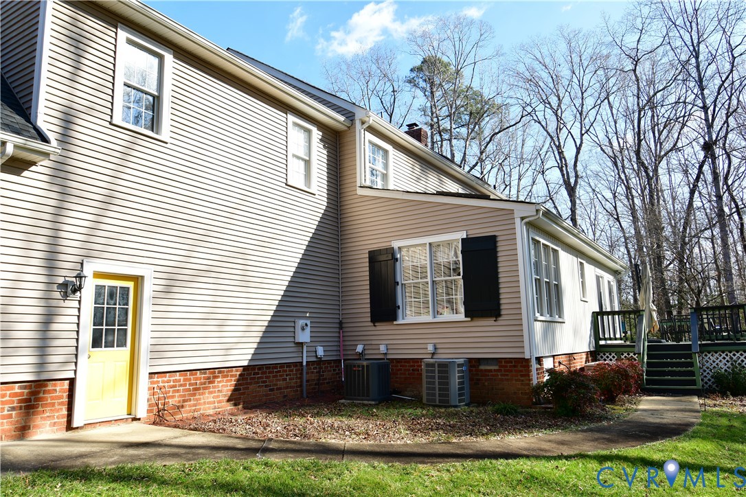 9101 Woodpecker Road