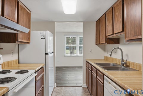 Tiny photo for 8160 Clovertree Court, Richmond, VA 23235 (MLS # 2626014)