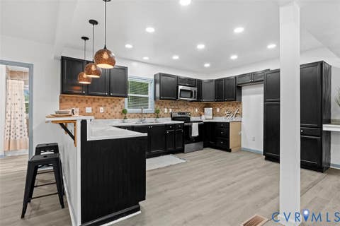 Tiny photo for 522 S Jefferson Street, Petersburg, VA 23803 (MLS # 2620596)