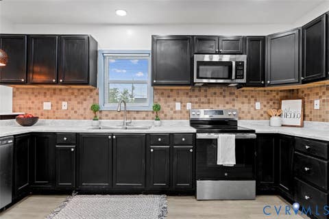 Tiny photo for 522 S Jefferson Street, Petersburg, VA 23803 (MLS # 2620596)