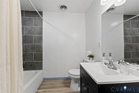 Tiny photo for 522 S Jefferson Street, Petersburg, VA 23803 (MLS # 2620596)