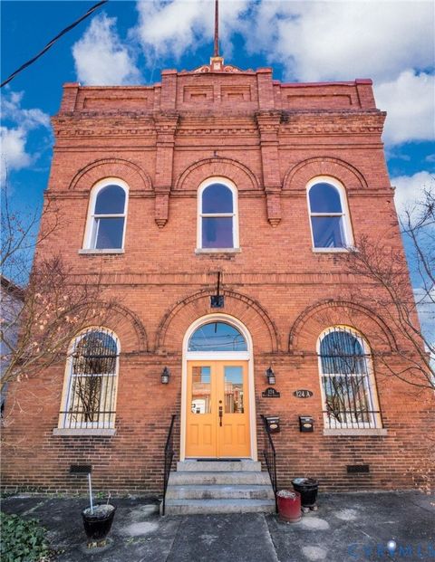 Photo of 124 W Bank Street, Petersburg, VA 23803 (MLS # 2606021)