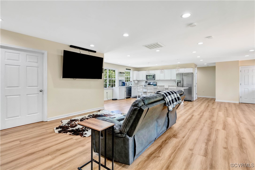 8118 Mimosa Hill Lane
