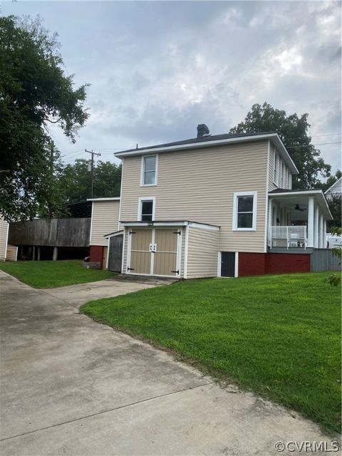 A home in Colonial Heights