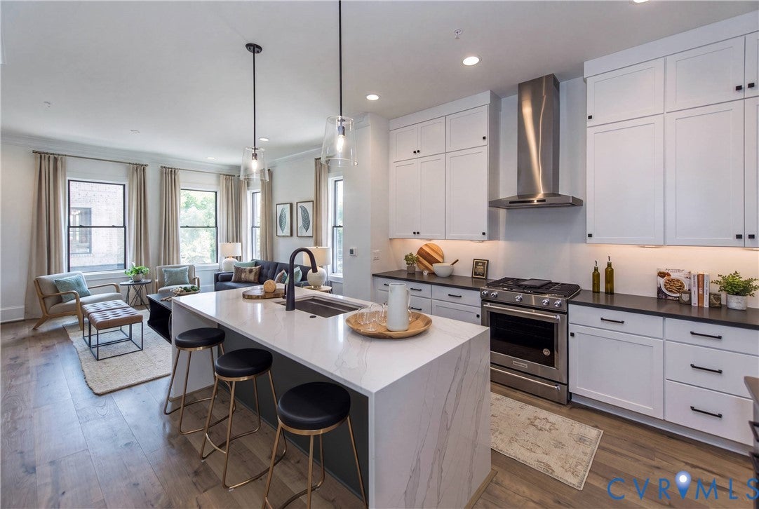 401 W 7th Street