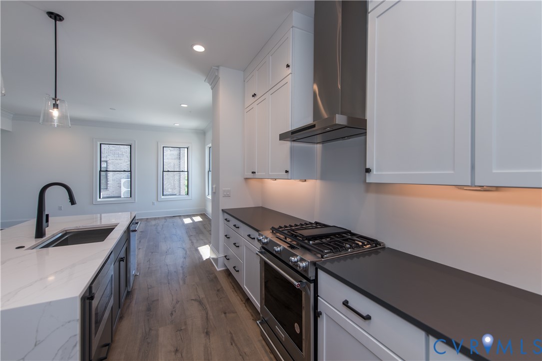 401 W 7th Street