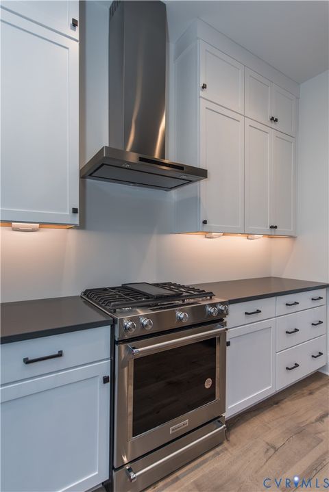 Tiny photo for 401 W 7th Street, Richmond, VA 23224 (MLS # 2610737)