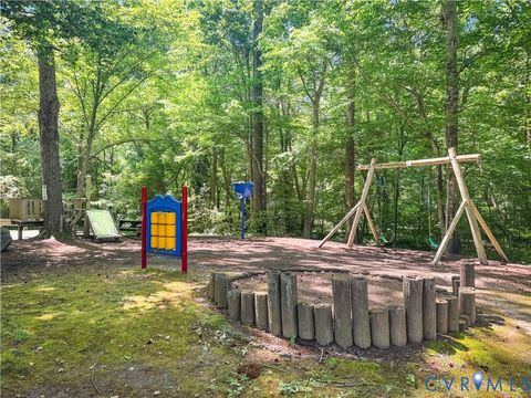 Tiny photo for 9717 Groundhog Drive, North Chesterfield, VA 23235 (MLS # 2612370)