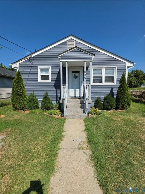 Photo of 623 Harding Street, Petersburg, VA 23083 (MLS # 2624623)
