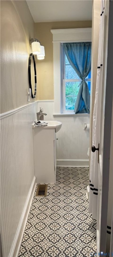 Tiny photo for 607 S Main Street, Nottoway, VA 23824 (MLS # 2607141)