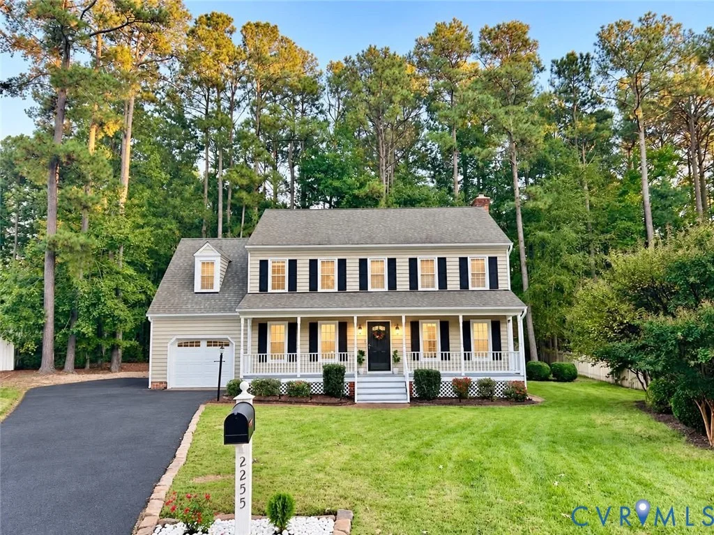 2255 Oak Bay Lane
