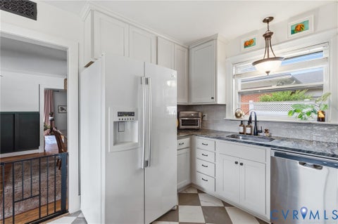 Tiny photo for 5306 Monument Avenue, Richmond, VA 23226 (MLS # 2620442)